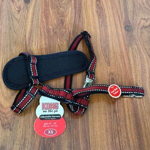 NWT Kong on the go adjustable harness with seatbelt tether extra small red black